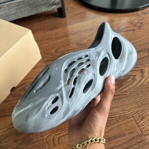 Yeezy Foam Rnnr Size 12 MX Granite